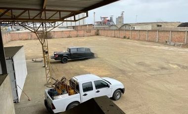 En venta estratégico  terreno comercial en via Manta Montecristi, zona norte, cerca a La Fabril