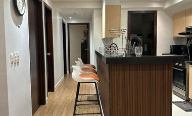 Corner 3 bedrooms facing Salcedo Park for rent in Escala Salcedo Makati