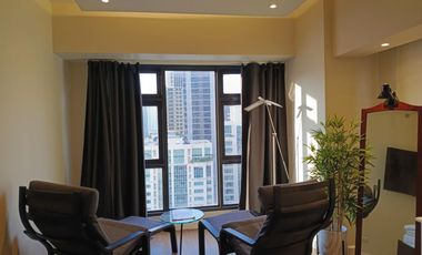 Corner 3 bedrooms facing Salcedo Park for rent in Escala Salcedo Makati