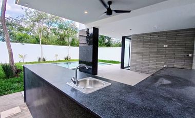 CASA EN VENTA EN MERIDA YUCATAN 4 RECAMARAS ZONA COUNTRY