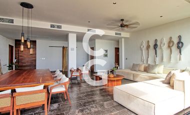 Casa en Venta en Puerto Morelos en Bahía Petempich Frente al Mar con 7 Rec