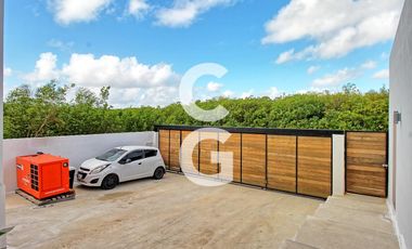 Casa en Venta en Puerto Morelos en Bahía Petempich Frente al Mar con 7 Rec