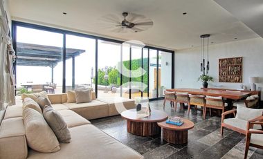 Casa en Venta en Puerto Morelos en Bahía Petempich Frente al Mar con 7 Rec