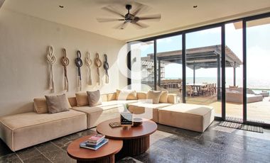 Casa en Venta en Puerto Morelos en Bahía Petempich Frente al Mar con 7 Rec