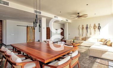Casa en Venta en Puerto Morelos en Bahía Petempich Frente al Mar con 7 Rec