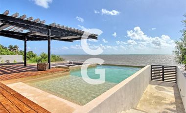 Casa en Venta en Puerto Morelos en Bahía Petempich Frente al Mar con 7 Rec