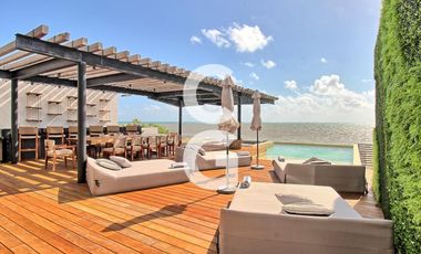 Casa en Venta en Puerto Morelos en Bahía Petempich Frente al Mar con 7 Rec