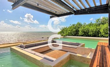 Casa en Venta en Puerto Morelos en Bahía Petempich Frente al Mar con 7 Rec