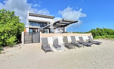 Casa en Venta en Puerto Morelos en Bahía Petempich Frente al Mar con 7 Rec