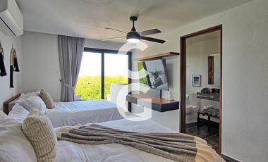 Casa en Venta en Puerto Morelos en Bahía Petempich Frente al Mar con 7 Rec