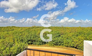 Casa en Venta en Puerto Morelos en Bahía Petempich Frente al Mar con 7 Rec