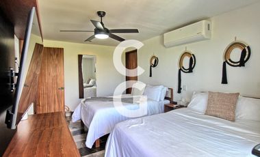 Casa en Venta en Puerto Morelos en Bahía Petempich Frente al Mar con 7 Rec