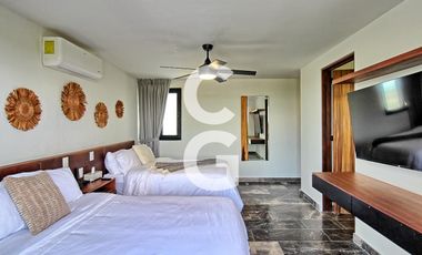 Casa en Venta en Puerto Morelos en Bahía Petempich Frente al Mar con 7 Rec