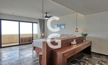 Casa en Venta en Puerto Morelos en Bahía Petempich Frente al Mar con 7 Rec