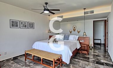 Casa en Venta en Puerto Morelos en Bahía Petempich Frente al Mar con 7 Rec