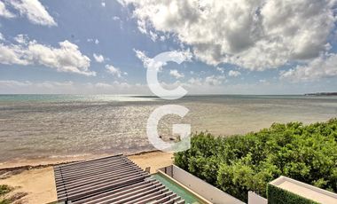 Casa en Venta en Puerto Morelos en Bahía Petempich Frente al Mar con 7 Rec