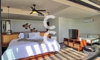 Casa en Venta en Puerto Morelos en Bahía Petempich Frente al Mar con 7 Rec