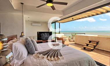 Casa en Venta en Puerto Morelos en Bahía Petempich Frente al Mar con 7 Rec