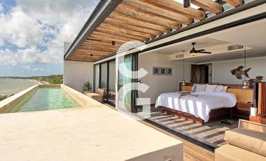 Casa en Venta en Puerto Morelos en Bahía Petempich Frente al Mar con 7 Rec