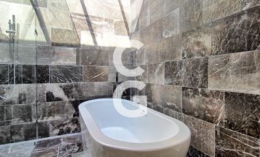 Casa en Venta en Puerto Morelos en Bahía Petempich Frente al Mar con 7 Rec