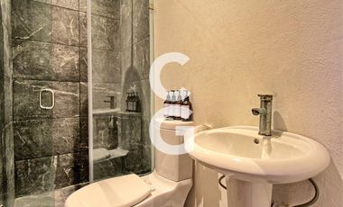 Casa en Venta en Puerto Morelos en Bahía Petempich Frente al Mar con 7 Rec