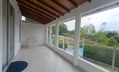 ARRENDAMOS HERMOSA CASA CAMPESTRE AMOBLADA CONJUNTO CERRADO FLORIDABLANCA 4 ALCOBAS