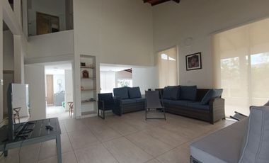 ARRENDAMOS HERMOSA CASA CAMPESTRE AMOBLADA CONJUNTO CERRADO FLORIDABLANCA 4 ALCOBAS