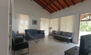 ARRENDAMOS HERMOSA CASA CAMPESTRE AMOBLADA CONJUNTO CERRADO FLORIDABLANCA 4 ALCOBAS