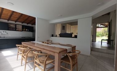 ARRENDAMOS HERMOSA CASA CAMPESTRE AMOBLADA CONJUNTO CERRADO FLORIDABLANCA 4 ALCOBAS
