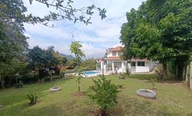 ARRENDAMOS HERMOSA CASA CAMPESTRE AMOBLADA CONJUNTO CERRADO FLORIDABLANCA 4 ALCOBAS