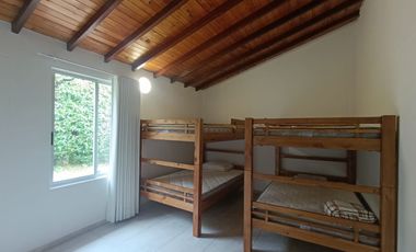 ARRENDAMOS HERMOSA CASA CAMPESTRE AMOBLADA CONJUNTO CERRADO FLORIDABLANCA 4 ALCOBAS