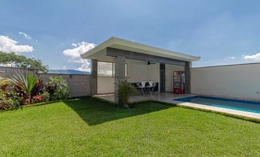 CASA EN VENTA EN FRACCIONAMIENTO CON SEGURIDAD A 10 MINUTOS DE BRISAS, FRENTE AL TEC DE MONTERREY CUERNAVACA