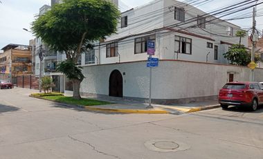 DOS TERRENOS COLINDANTES EN ESQUINA PARA EDIFICIO DE SAN MIGUEL, 460 M2 FRENTE A PARQUE GRANDE