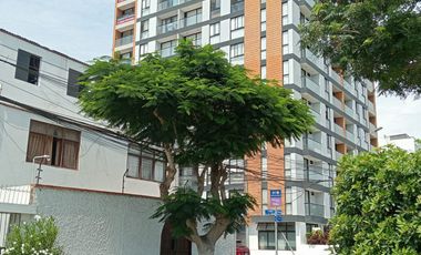 DOS TERRENOS COLINDANTES EN ESQUINA PARA EDIFICIO DE SAN MIGUEL, 460 M2 FRENTE A PARQUE GRANDE