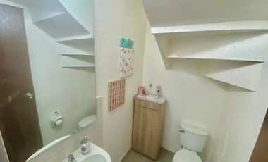 Buena y Linda Casa 4D 2B Remodelada en Condominio seguro