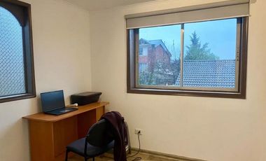 Buena y Linda Casa 4D 2B Remodelada en Condominio seguro