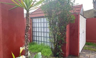 Buena y Linda Casa 4D 2B Remodelada en Condominio seguro