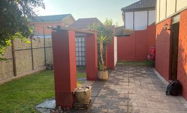 Buena y Linda Casa 4D 2B Remodelada en Condominio seguro