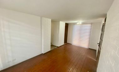 Buena y Linda Casa 4D 2B Remodelada en Condominio seguro