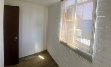 Buena y Linda Casa 4D 2B Remodelada en Condominio seguro