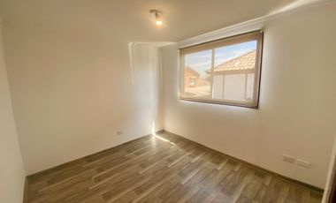 Buena y Linda Casa 4D 2B Remodelada en Condominio seguro