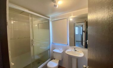 Buena y Linda Casa 4D 2B Remodelada en Condominio seguro