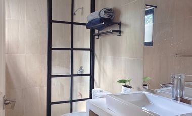 Casa en venta en Tepoztlán Morelos, en zona  boscosa.