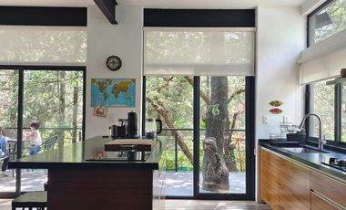 Casa en venta en Tepoztlán Morelos, en zona  boscosa.