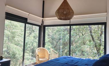 Casa en venta en Tepoztlán Morelos, en zona  boscosa.