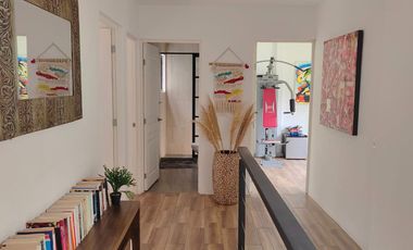Casa en venta en Tepoztlán Morelos, en zona  boscosa.