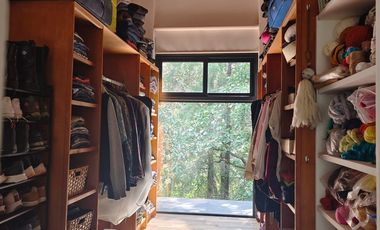 Casa en venta en Tepoztlán Morelos, en zona  boscosa.