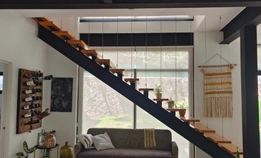 Casa en venta en Tepoztlán Morelos, en zona  boscosa.