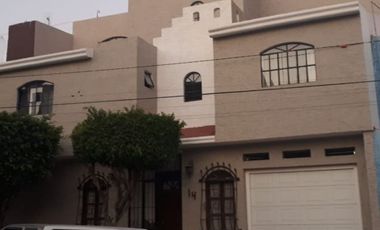 SE RENTA CASA EN COL. ATEMAJAC