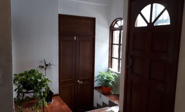 SE RENTA CASA EN COL. ATEMAJAC